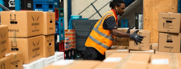 Comment optimiser la chaîne d’approvisionnement : une entrevue avec Kelly Squizzero, chef de produit d’Acumatica Distribution