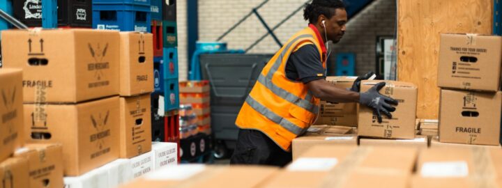 Comment optimiser la chaîne d’approvisionnement : une entrevue avec Kelly Squizzero, chef de produit d’Acumatica Distribution